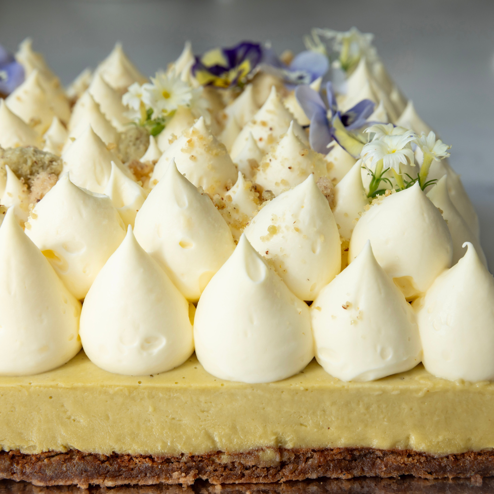 Pistachio mousse & crumble mascarpone cake